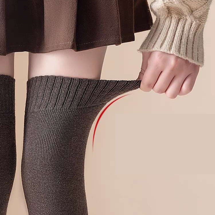 Leilani™ | Heartwarming Comfort with Velvet Soft Socks